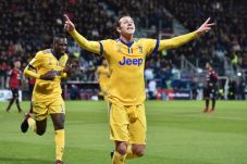 Gol Tunggal Bernardeschi...