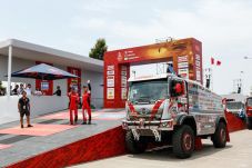 Hino Turunkan Truk New...