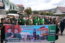 Warga Sidimpuan Berbondong-Bondong...