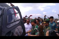 TNI Punya Lima Heli...