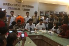 Injak Perut Istri Lagi...