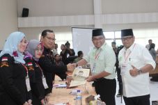 Diusung 3 Partai Besar,...