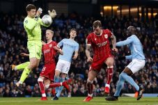 Babak Pertama: Bristol...