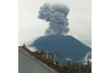 Meletus Lagi, Gunung...