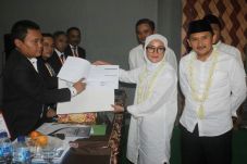Borong Partai, Hanya...