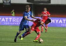 Pelatih Islandia Puji...