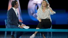 Sharapova Incar Trofi...