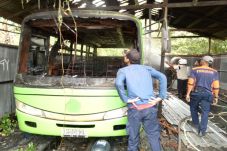 Bus Terbakar di Garasi...