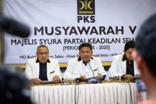 PKS Siapkan Sembilan...