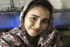 Ayu Ting Ting Santai...