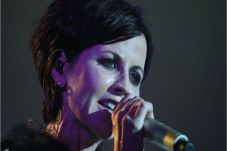 Vokalis The Cranberries,...