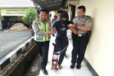 Lagi, Polres Karawang...