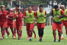 Persija Incar Gelar...