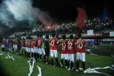 Dukungan Penggemar Bikin...