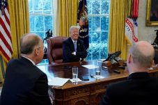Trump: Pembangunan Tembok...