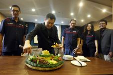 Persaingan Kian Ketat,...