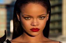 Rihanna Sewakan Rumah...