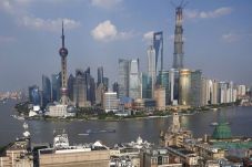 China Bangun Menara...