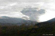 Kembali Erupsi, Gunung...