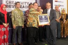 MNC Bank Raih Penghargaan...