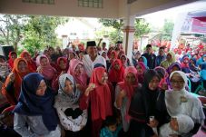Didoakan Ratusan Ibu-Ibu,...