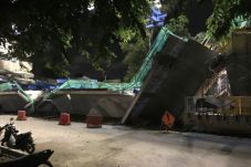 Konstruksi Beton Light...