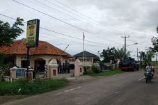 Teror Bom, Polsek Tanara...