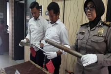 Berduel dengan Pemuda...
