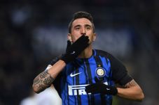 Matias Vecino Selamatkan...