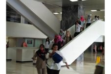 Gempa di Banten, Karyawan...