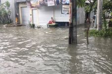 Diguyur Hujan, Denpasar-Badung...