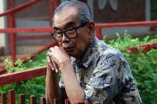 Daoed Joesoef, Mantan...