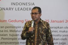 Dalam Tiga Tahun, Ekonomi...