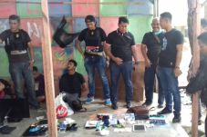 Kampung Ambon Digerebek,...