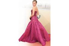 Gaun Millennial Pink...