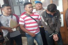 Tiga Perampok Mininarket...