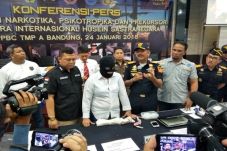 Sembunyikan Sabu Dalam...