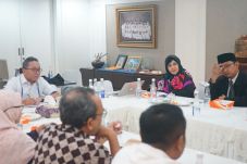 Temui Zulkifli Hasan,...