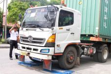 Awas, Truk Overload...