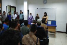 3 Bulan Honor Tidak...
