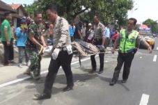 Terjatuh saat Dibonceng,...