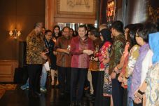 HT: CSR Jadi Penyeimbang...