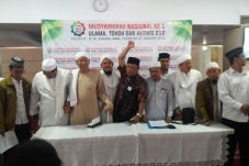 Gelar Munas Pertama,...