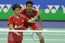 Kalah atas Zheng/Huang,...