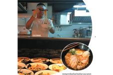 Menikmati Menu Ramen...