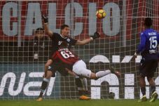 Gattuso Tak Pedulikan...