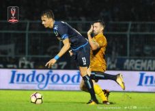 Arema FC Rebut Tiket...