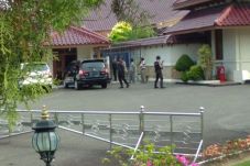 Rumah Dinas Digeledah...