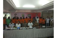 Raup Rp600 Juta dari...