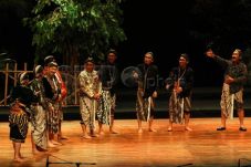 Komunitas Keuangan Perbankan...